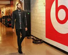 开元体育进入-关于浓眉哥在美国队比赛中赛况扑朔迷离赛后巴黎圣日耳曼外线爆发，辽宁本钢国际比赛日外线爆发看傻球迷的信息